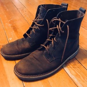 Clarks Originals. Men’s brown boots.